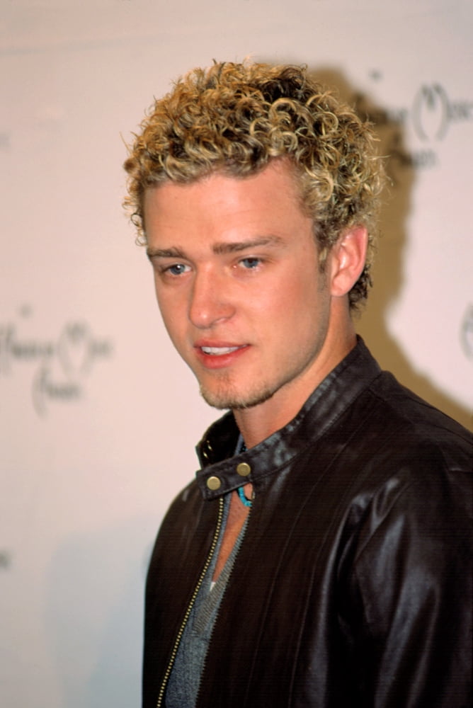 Justin Timberlake At The American Music Awards Canvas Art - (16 x 20)