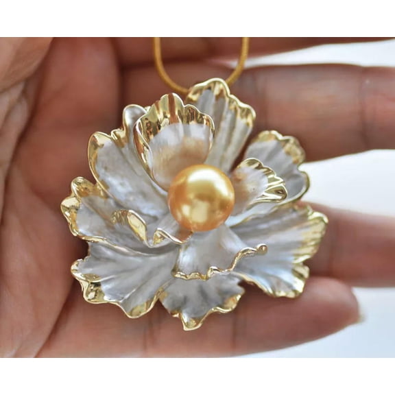 K-KED 12mm Golden Round South Sea Shell Pearl Carnation Brooch & Pendant