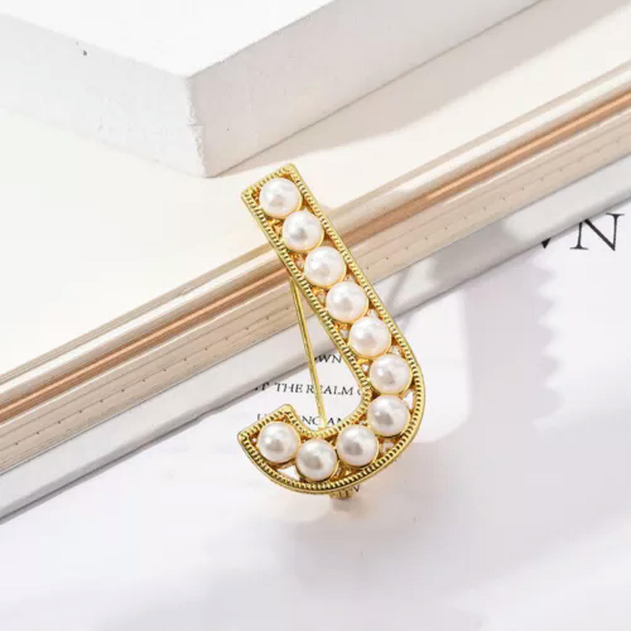 K-KED 26 Capital Initial Letter Pearl Gold Alphabet Brooch Pin Wedding ...