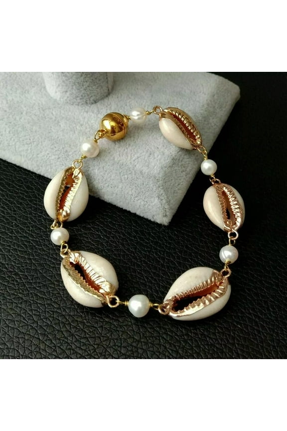 8" Culture White Pearl Cowrie ShellBracelet
