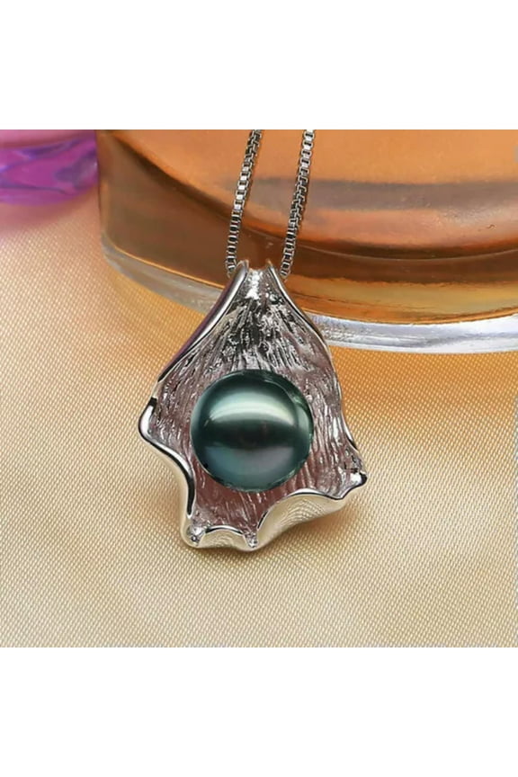 9-10mm Natural Akoya Freshwater Pearl Leaf Pendant Necklace AAA -Black