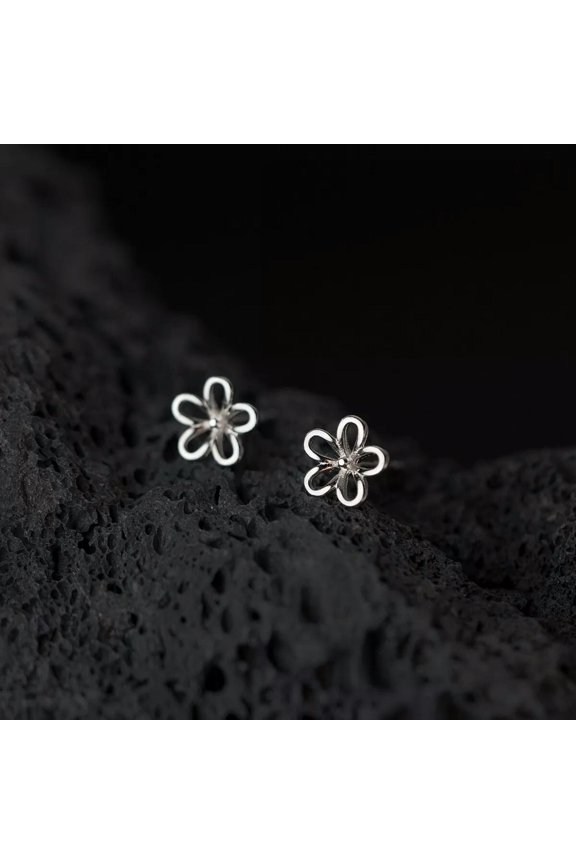 925 Sterling Silver Hollow Flower Stud Earrings