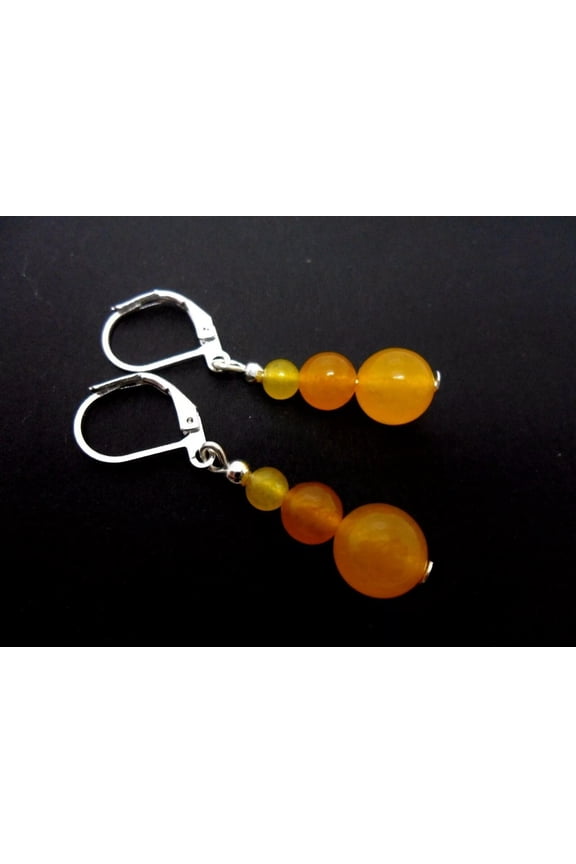 A PAIR OF 6-8-10MM YELLOW JADE DANGLY LEVERBACK HOOK EARRINGS NEW