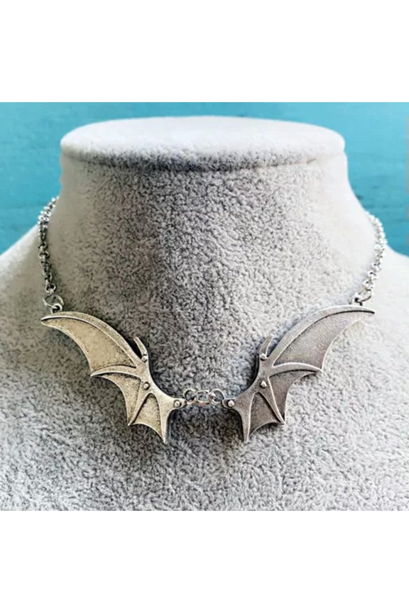 Creative Bat Necklace Chain Flying Wings Spread Charm Pendant Vampire Halloween-Silver