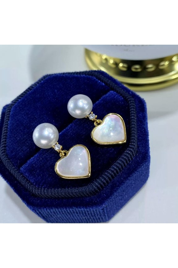 Natural White 7-8mm Freshwater Pearl Carve Shell Earrings