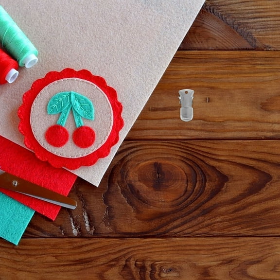 KAKOWELY 25Pcs Metal Clips for Hats and Clothing Accessories Small Alligator Shape Silver Iron 1X0.4X0.4In