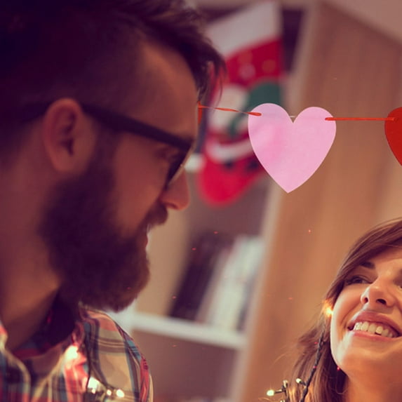 KAKOWELY 4Pcs Valentine's Day Felt Garland Decor Heart Shape Romantic Home Decoration