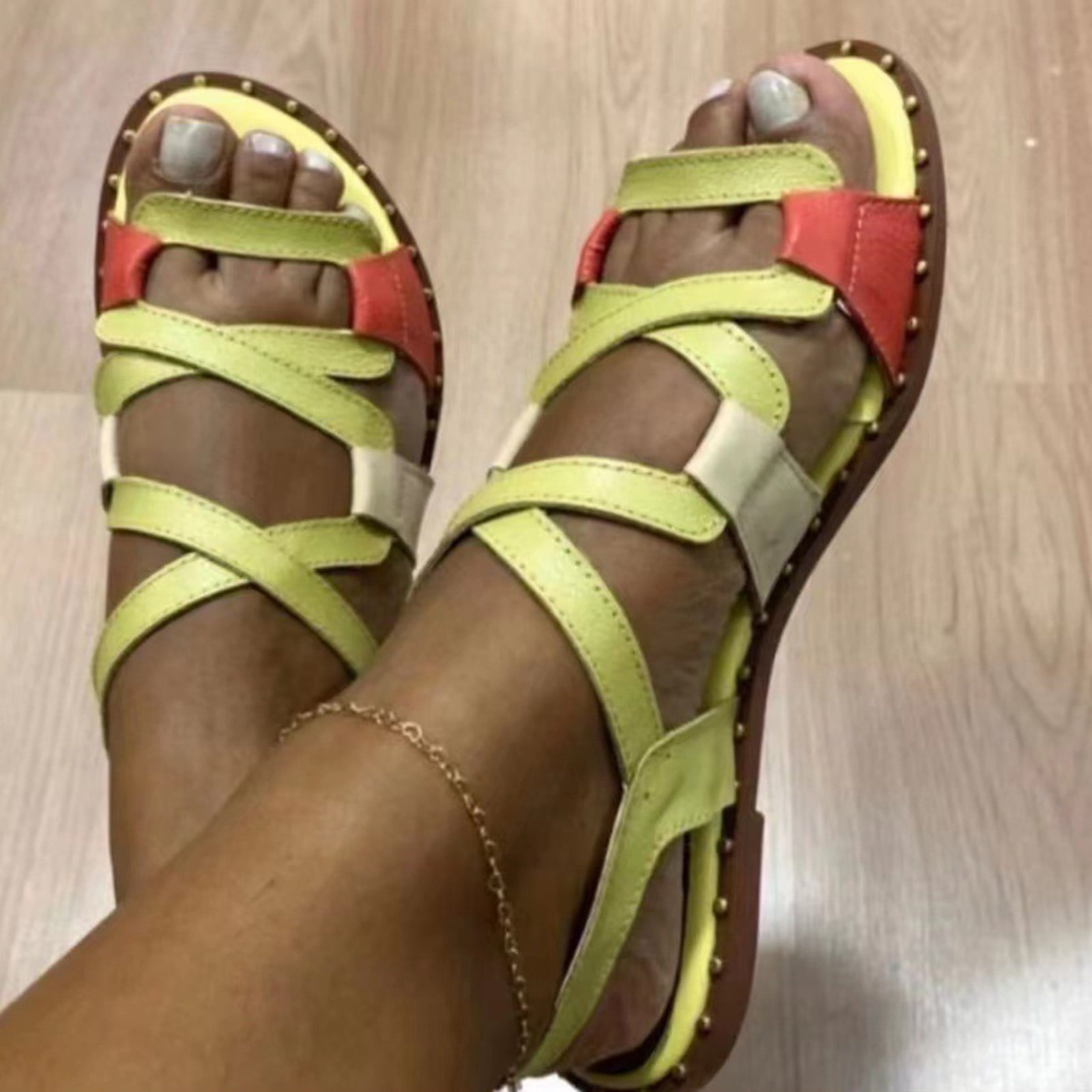 Palm Beach Size 7.5 Women's Gold Solid Camel Toe Sandals