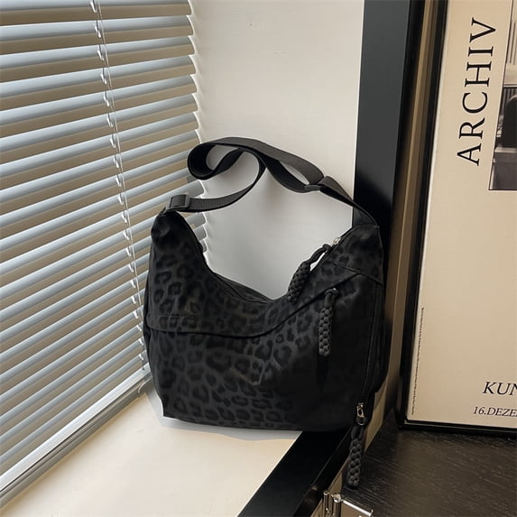 KKLDOGS Leopard Print Crossbody Bag, Crescent Hobo Crossbody Bags for Women Cheetah Animal Print Purse, Slouchy Everyday Casual Purse, Cute Small Trendy Messenger Bag for Women