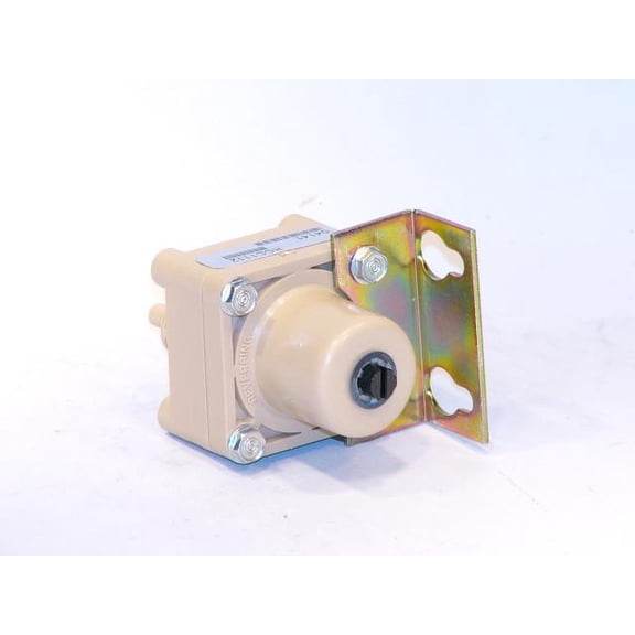 KMC Controls RCC-1112 - Rev.Relay, 8#C/O, with Brkt for Industrial Automation