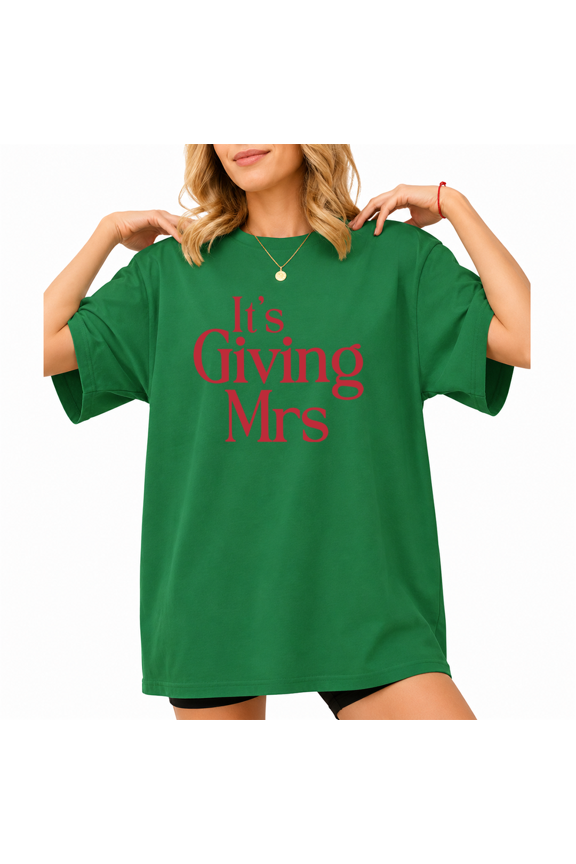 Confident Party Graphic Shirt for Women "It's Giving Mrs" Red Serif Font Black Tee Top