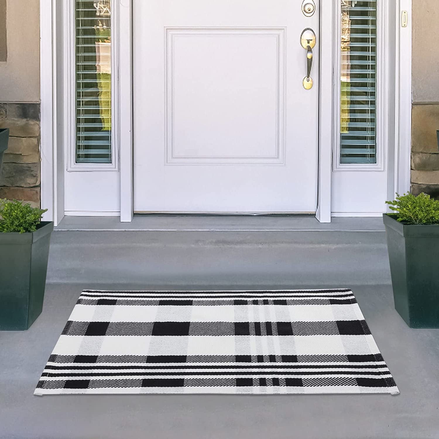 Washable Plaid Outdoor Rug 23.6 x 51.2 Inches Front Door Mat, Washable  Outdoor Rugs for Layered Door Mats Porch/Front Porch/Farmhouse Red and Black