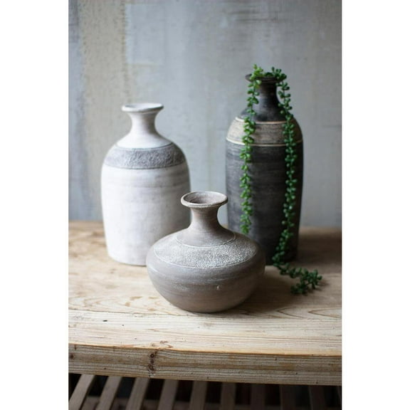SET OF THREE BLACK GREY AND WHITE CLAY VESSELS
