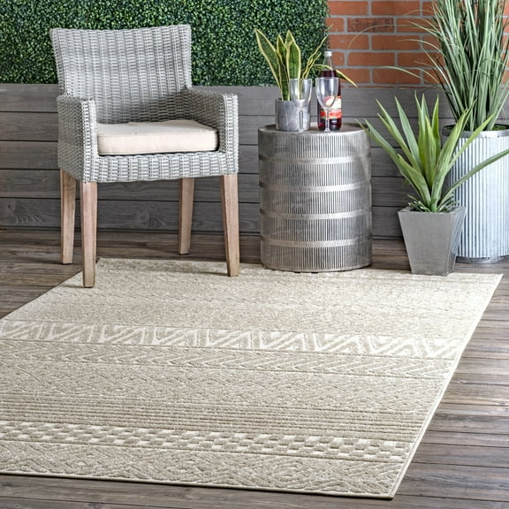 nuLOOM Kamryn Textured Tribal Indoor/Outdoor Area Rug, 4' x 6', Kamryn Beige