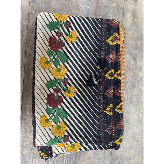 Kantha Work Winter Counterpane Reversible Mat Quilt Gudari Printed Bedspread