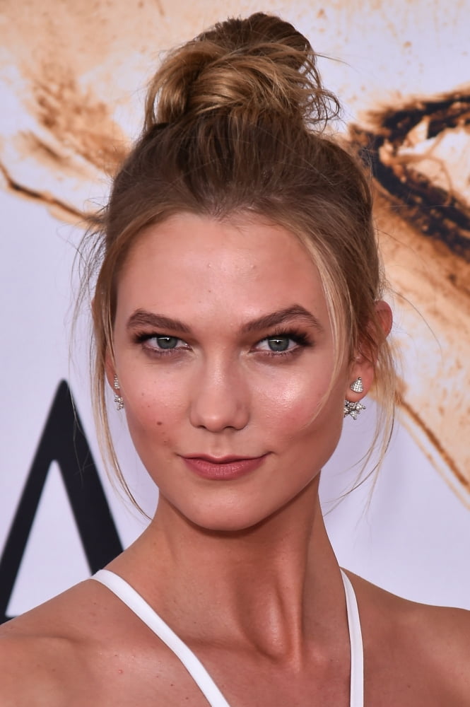 Karlie Kloss At Arrivals For 2016 Cfda Fashion Awards Canvas Art - (16 x 20)