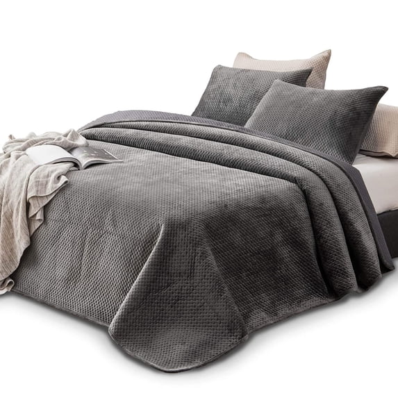 Kasentex All Season Plush Poly Velvet Lavish Design Quilt Set Soft and Warm Machine Washable Coverlet Grey Queen