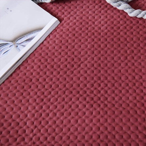 Kasentex All Season Plush Poly Velvet Lavish Design Quilt Set Soft and Warm Machine Washable Coverlet Red Queen