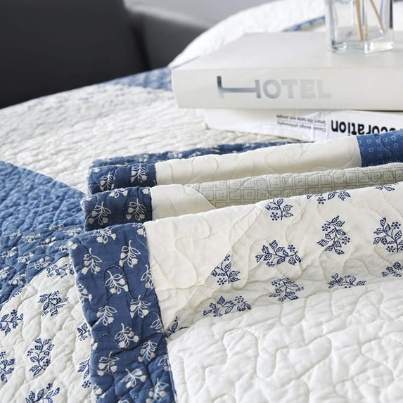 Kasentex  Cotton Patchwork Quilt Floral Patchwork Oversized Bedspread Coverlet Diamond Motif Blue/Ivory Quilt King