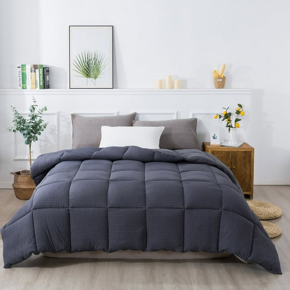 Kasentex Luxury 300 Thread Count 600 Fill Power Solid Down Alternative Comforter, Queen