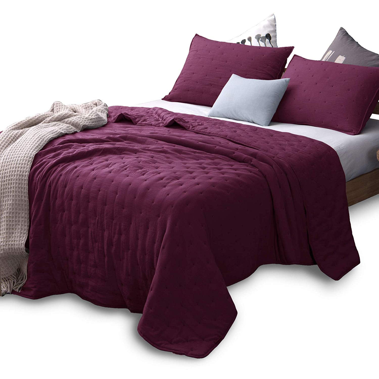 Kasentex Quilt-Coverlet-Bedspread-Blanket-Set + Two Shams, Ultra Soft, Machine Washable, Lightweight, All Season, Nostalgic Design - Hypoallergenic - Solid Color, TWIN + 2 Standard Shams, RED