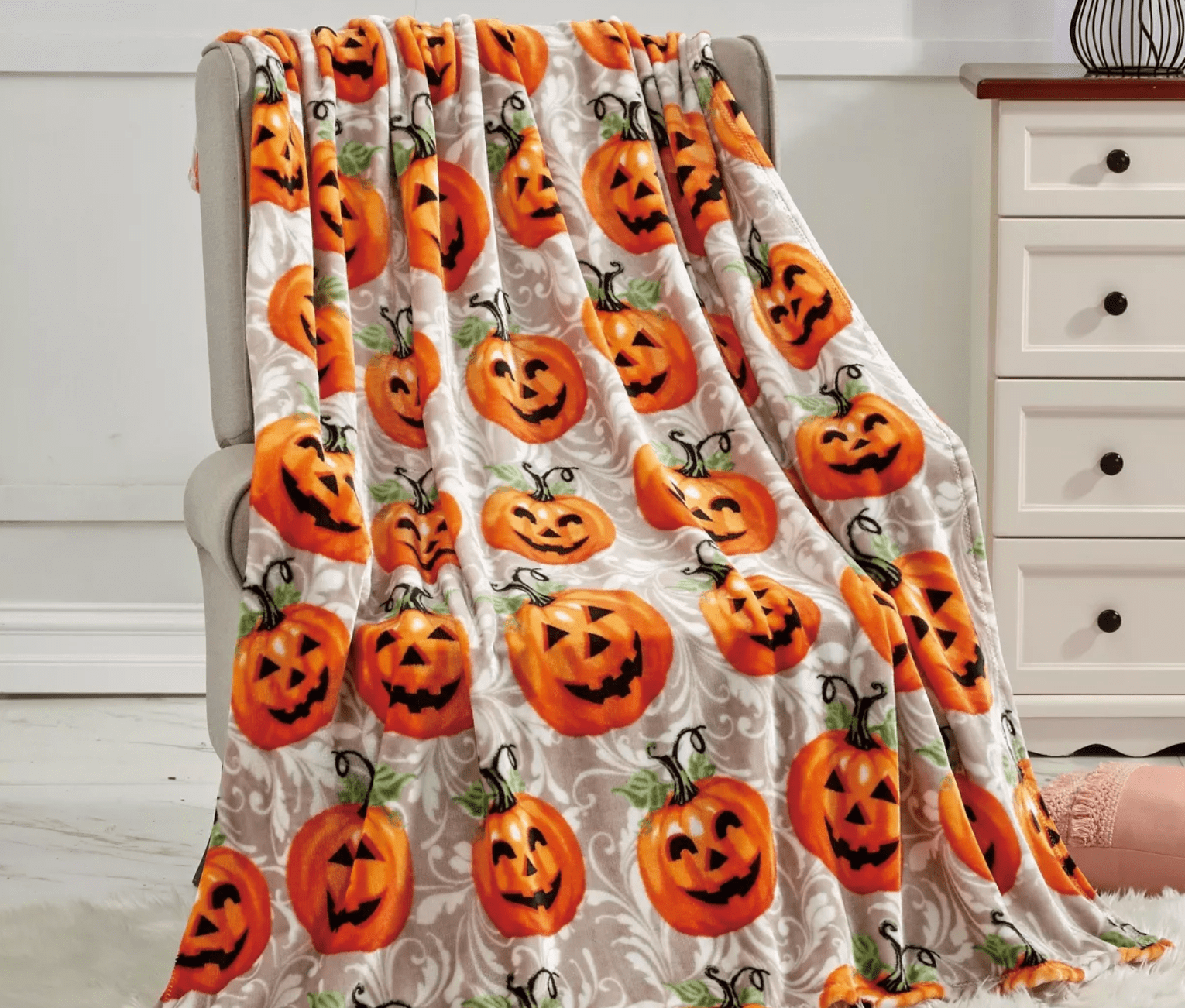 Halloween Decoration Jack O' Lantern Pumpkin Throw Blanket - Soft and Cozy main image 0
