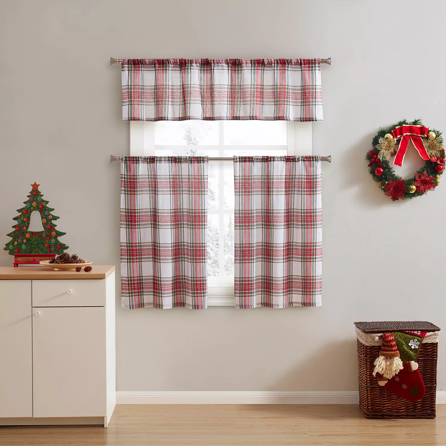 Kate Aurora Tis' The Season 100% Cotton Christmas Plaid Kitchen Curtain Set