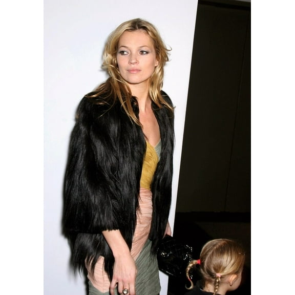 Kate Moss Inside For The Sam & Ruby Charity Benefit Hosted By Kate Moss And Nikon, Milk Gallery Studios, New York, Ny, December 01, 2006. Photo By Rob RichEverett Collection Celebrity