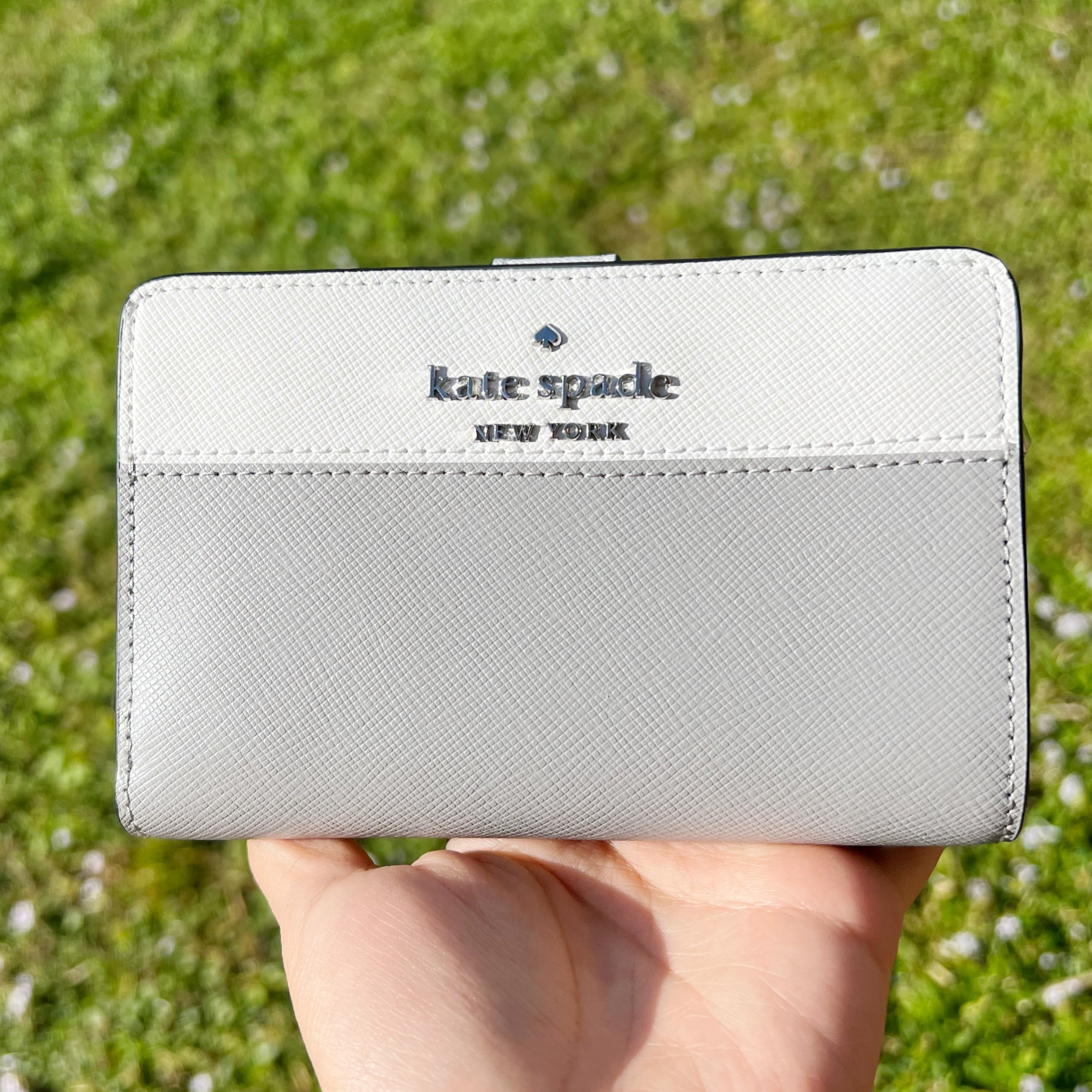  Kate Spade New York staci colorblock medium compact bifold  wallet (Warm Beige) : Clothing, Shoes & Jewelry