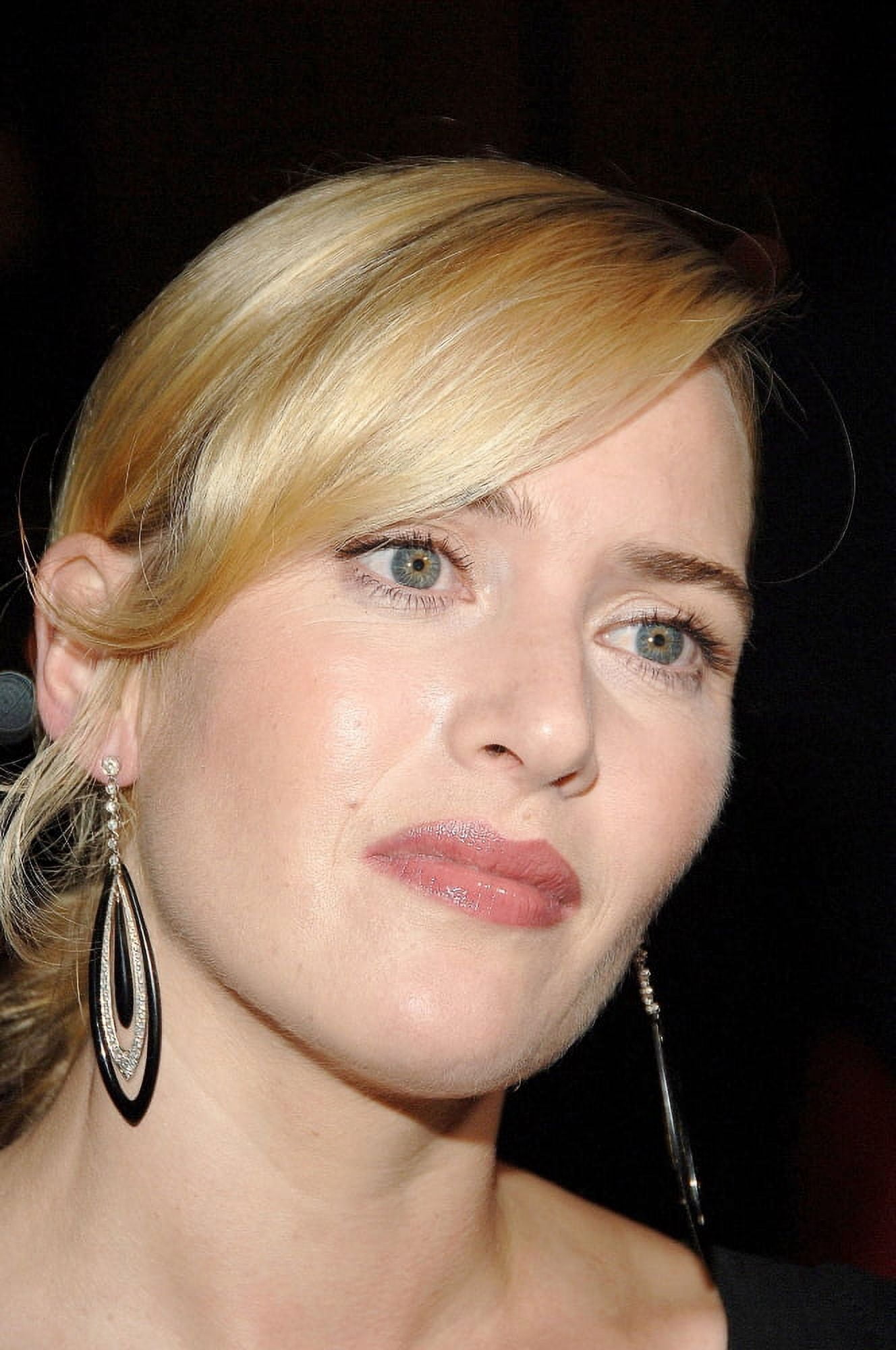 Kate Winslet At Arrivals For Little Children Premiere At New York Film Festival Canvas Art - (16 x 20)