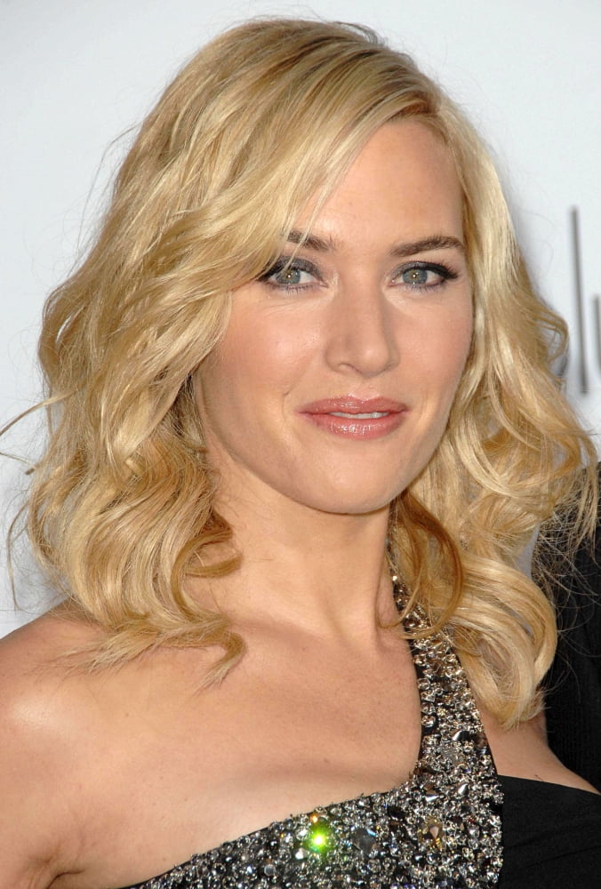 Kate Winslet At Arrivals For Revolutionary Road World Premiere Canvas Art - (16 x 20)