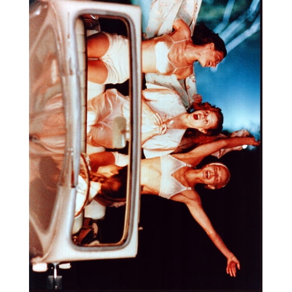 Katy Selverstone, Kiersten Warren And Ashley Judd On Car In Divine Secrets Of The Ya-Ya Sisterhood Photo Print (8 x 10) - Item # MVM59232