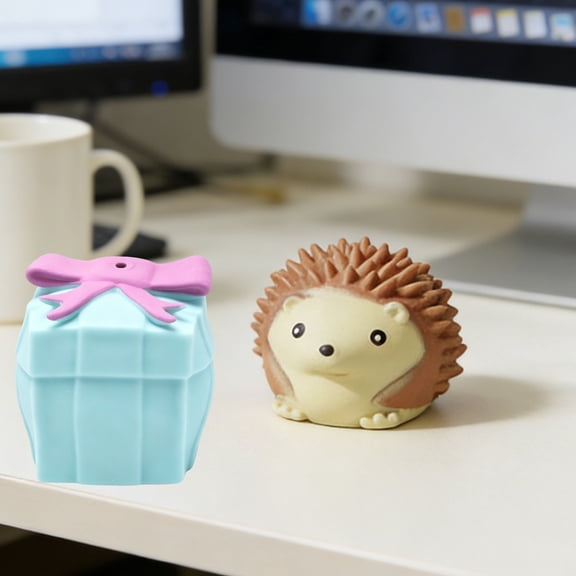 Kawaii Animal Fidget Set, Hedgehog and Penguin Shapes, Stretch TPR Material, Compact Portable Size, Anxiety Soothing Effect, Cute Party Decorations for Travel Leisure and Desktop Decoration