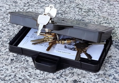 Small Lockable STORAGE COMPARTMENT TRUNK for HONDA KAWASAKI SUZUKI YAMAHA HARLEY INDIAN VESPA Cruisers & Standards & Street