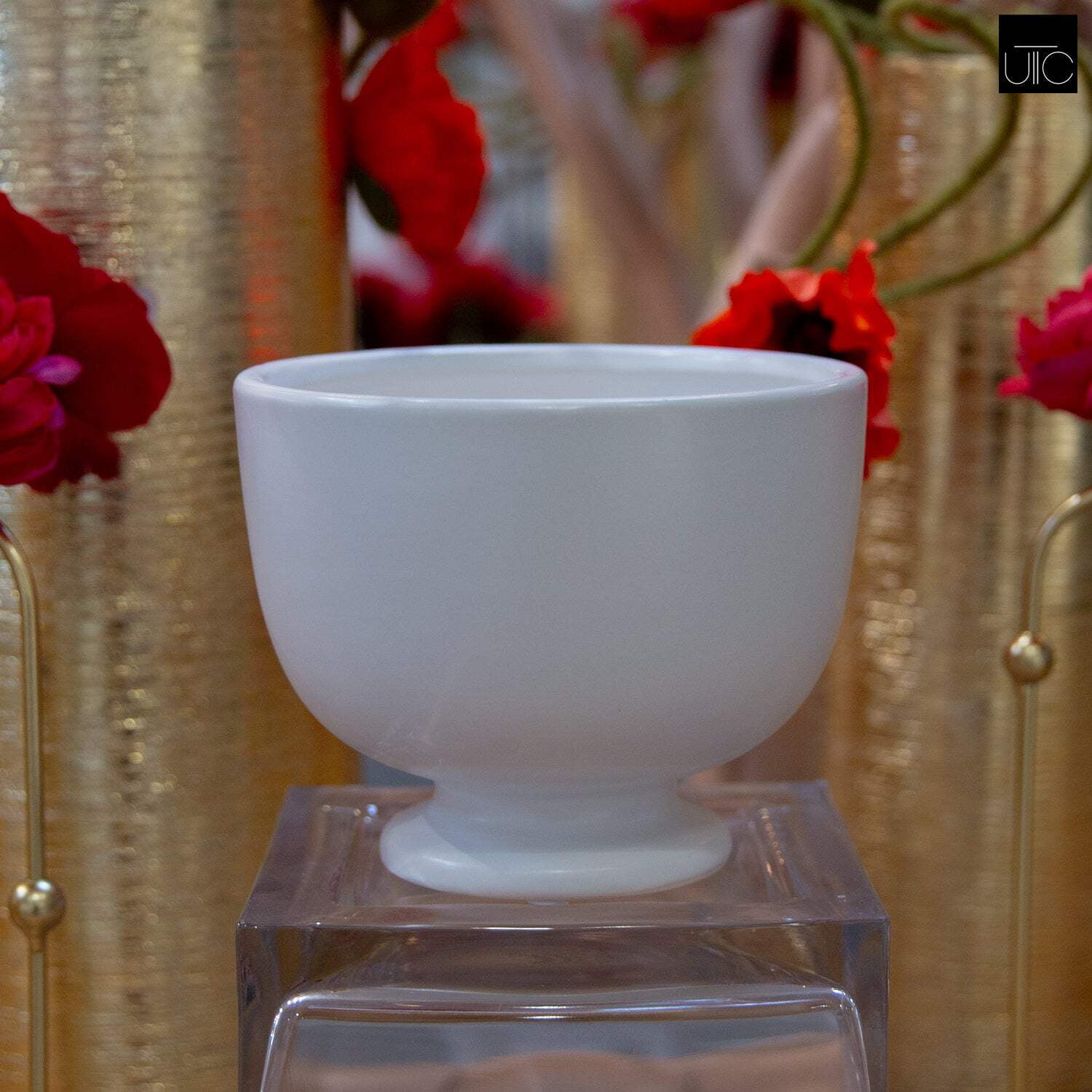 Kerry Ceramic White Pedestal Planter