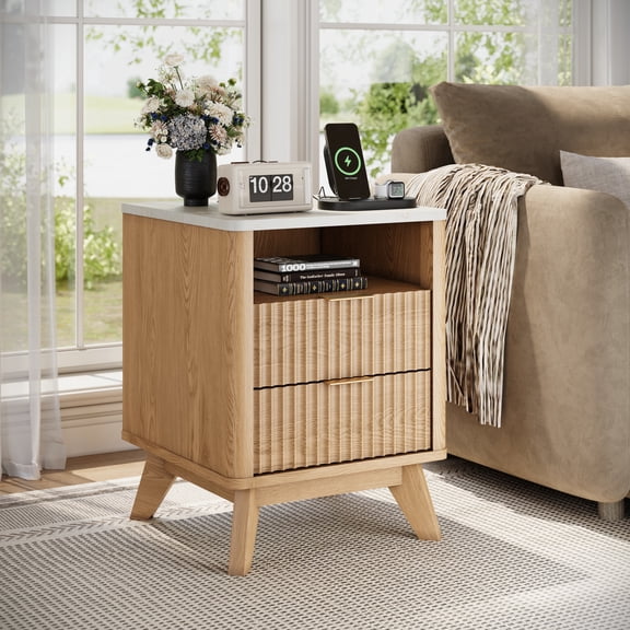 KeyWhat Modern Nightstand with Charging Station, Mid-Century Wood End Table Side Table for Living Room, Fluted Panel, Natural Oak