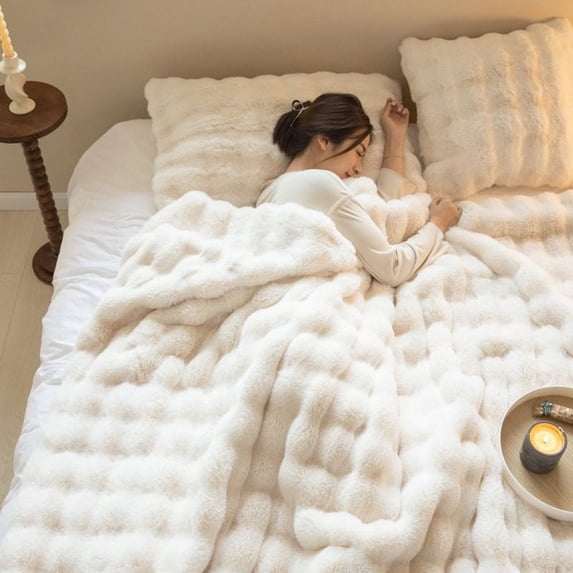 Kezqiaxn Decorative Soft Thick Fuzzy Faux Rabbits Furs Blanket for Couch Sofa, 100x160cm Reversible Plush Warm Fleece Plush Blanket for Winter, Cute Cozy Furry Blanket for Bed