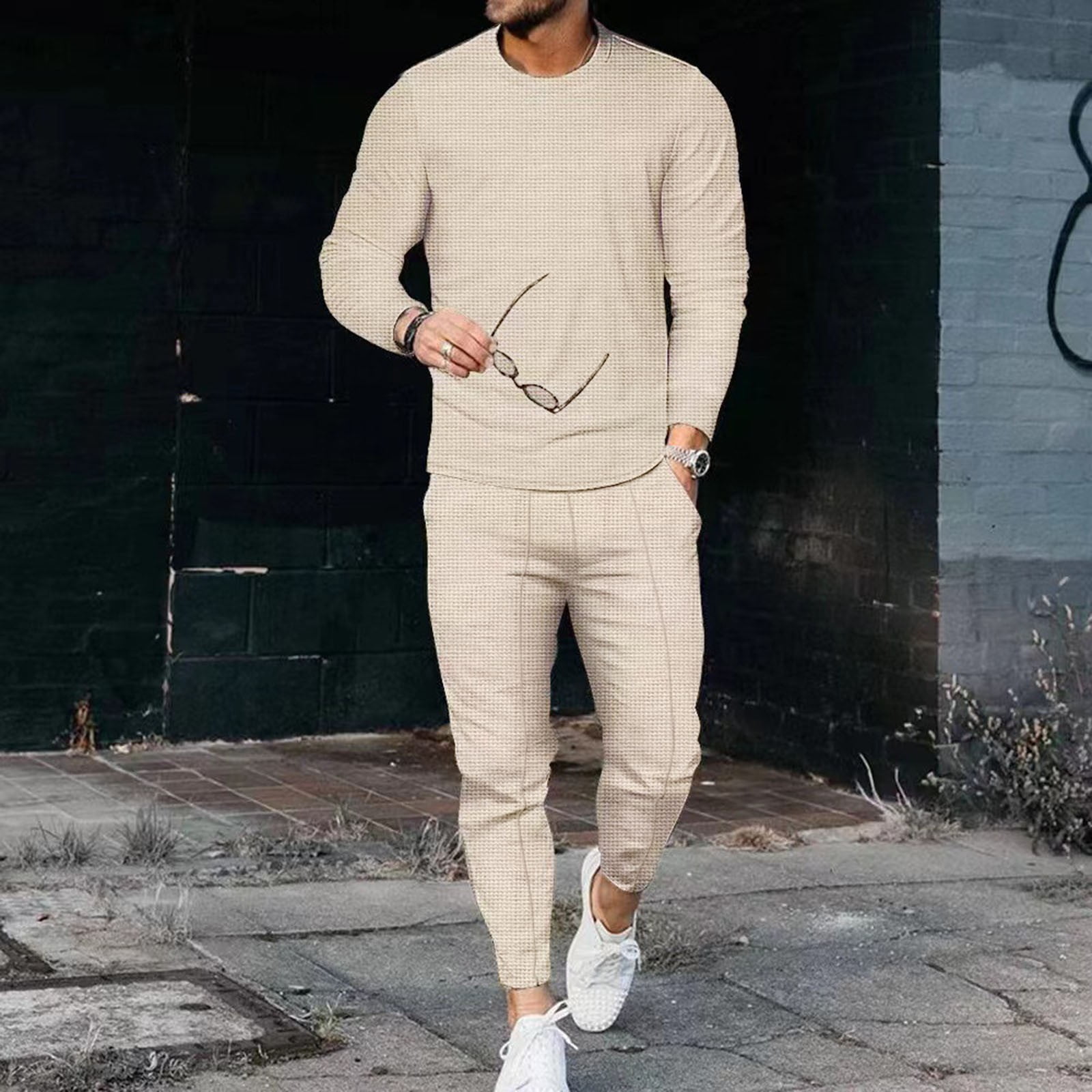 Grey crew neck online outfit