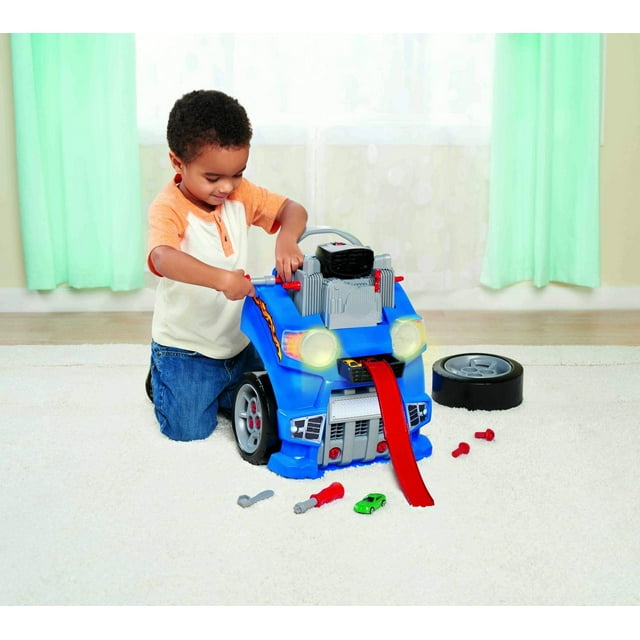 Kid Connection Car Engine And Race Track Set