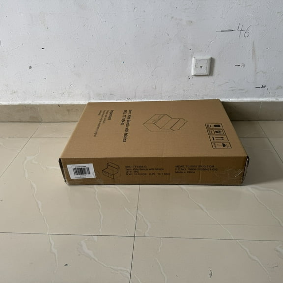 Kids Bookshelf with Storage Bins - Wooden Bookcase with Book Display Shelf & 2 Fabric Bins, Cute Bear-Shaped Backboard, Sturdy Design for Toddlers & Children, White & Gray