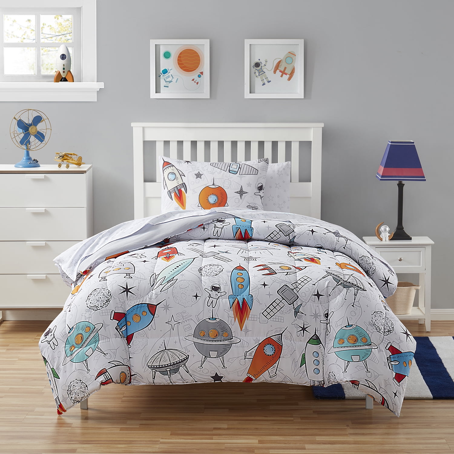 Floating in Space Twin Reversible Microfiber Bed Set