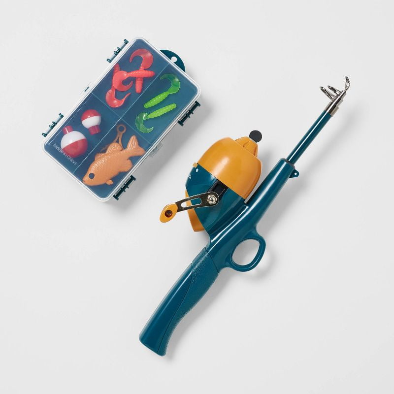 Kids' Right Handed Spincasting Conventional Fishing Rod and Reel Combo