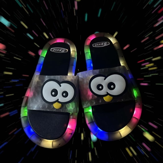 Kids Slippers Light up Sandals Boys Girls LED Shoes Cartoon Slides on Lightweight Beach Pool Quick Dry(Black,5-5.5 Years)