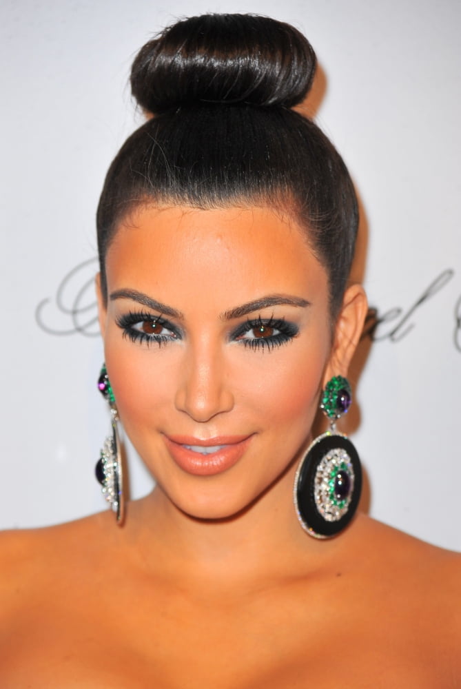 Kim Kardashian At Arrivals For The Angel Ball Benefit For GabrielleS Angel Foundation For Cancer Research Canvas Art - (16 x 20)
