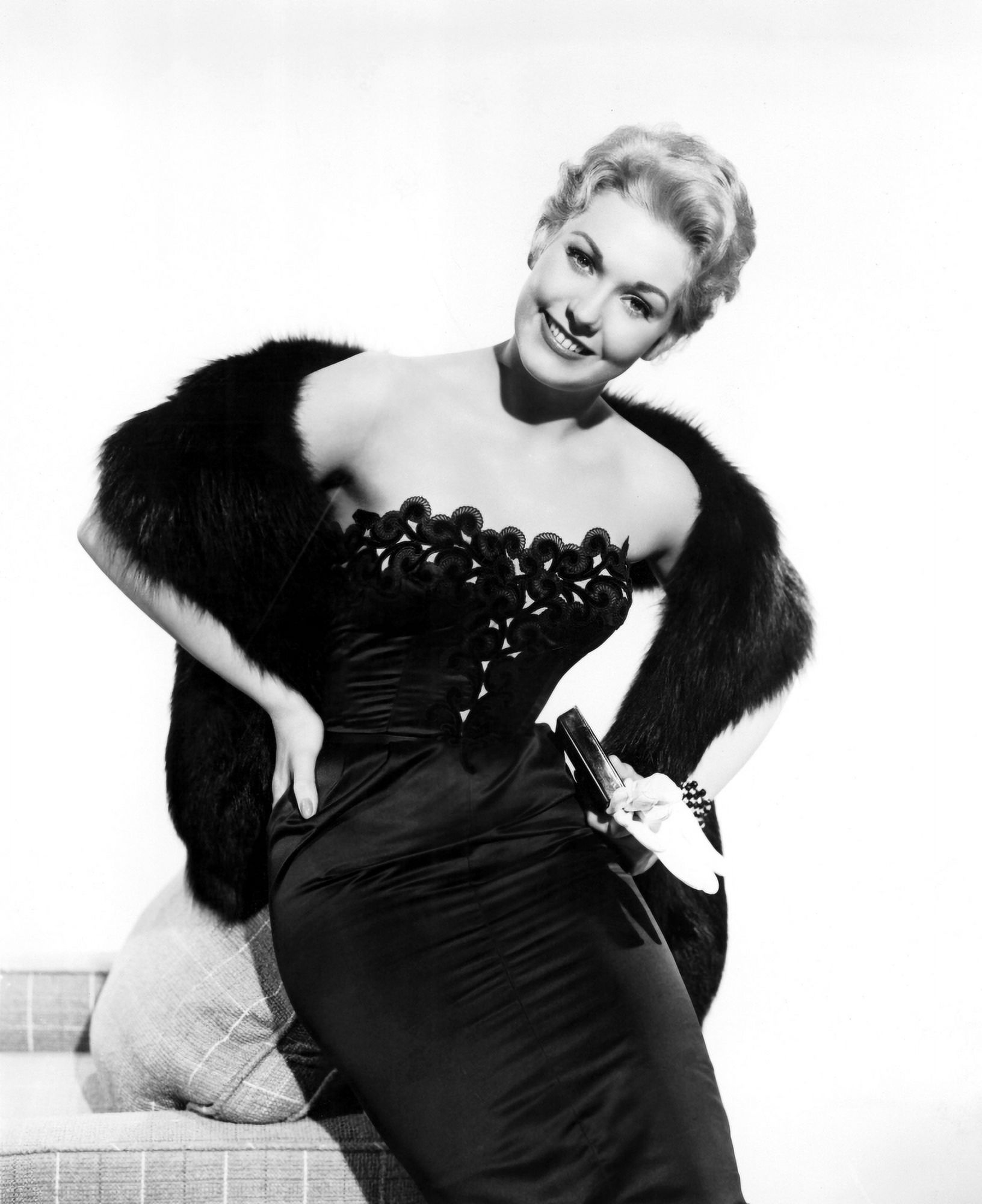 Kim Novak Canvas Art - (16 x 20)