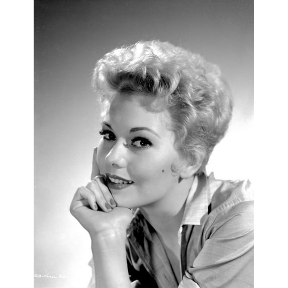 Kim Novak Curly Hairdo Portrait Photo Print (8 x 10)
