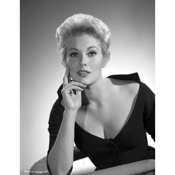 Kim Novak Red lipstick in Black Gown Portrait Photo Print (8 x 10)
