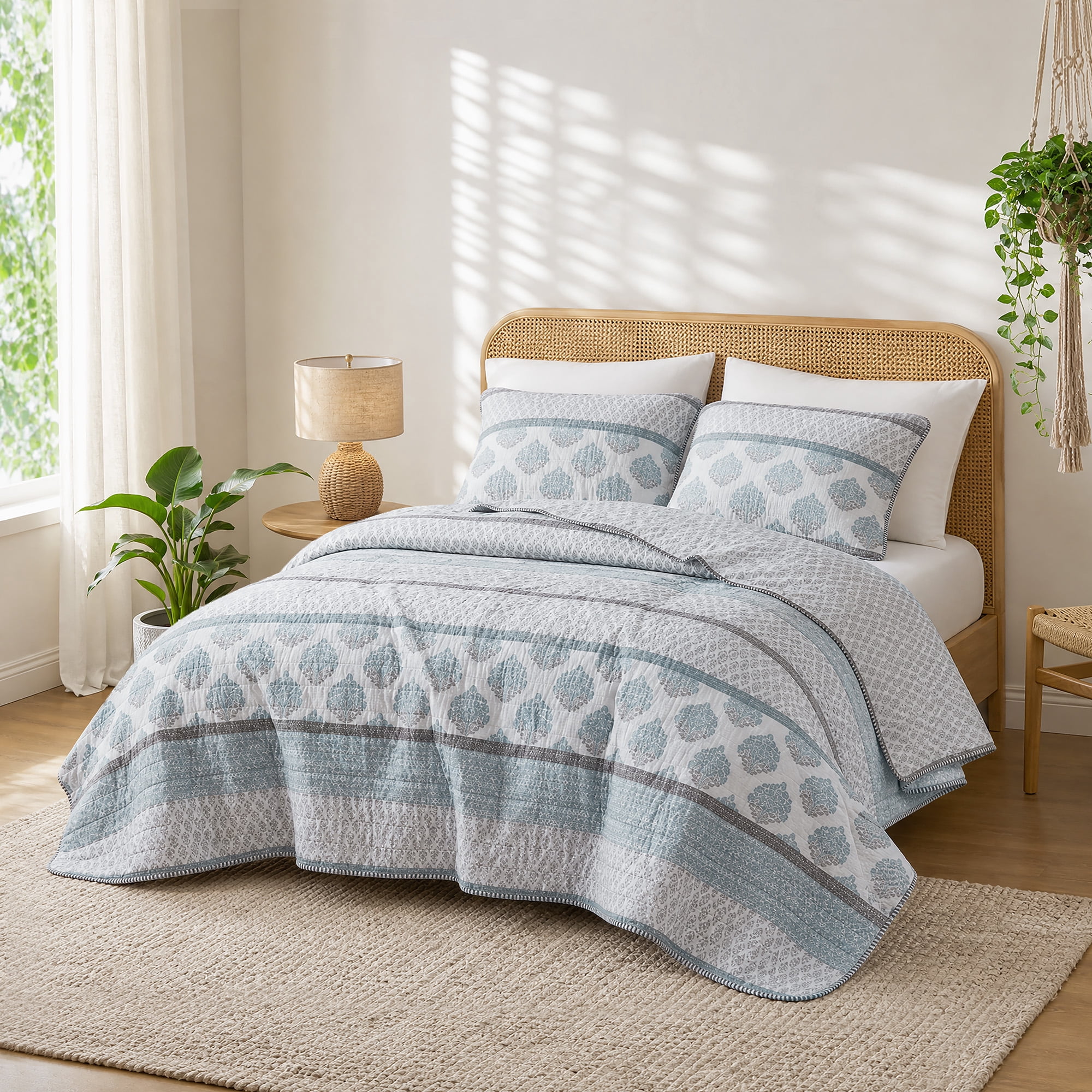 King Cal King 100% Cotton Quilt Set with Medallion Block-Print Design, 2" Channel Quilting, Lightweight All-Season Bedspread with Blanket Stitch, Prewashed for Softness