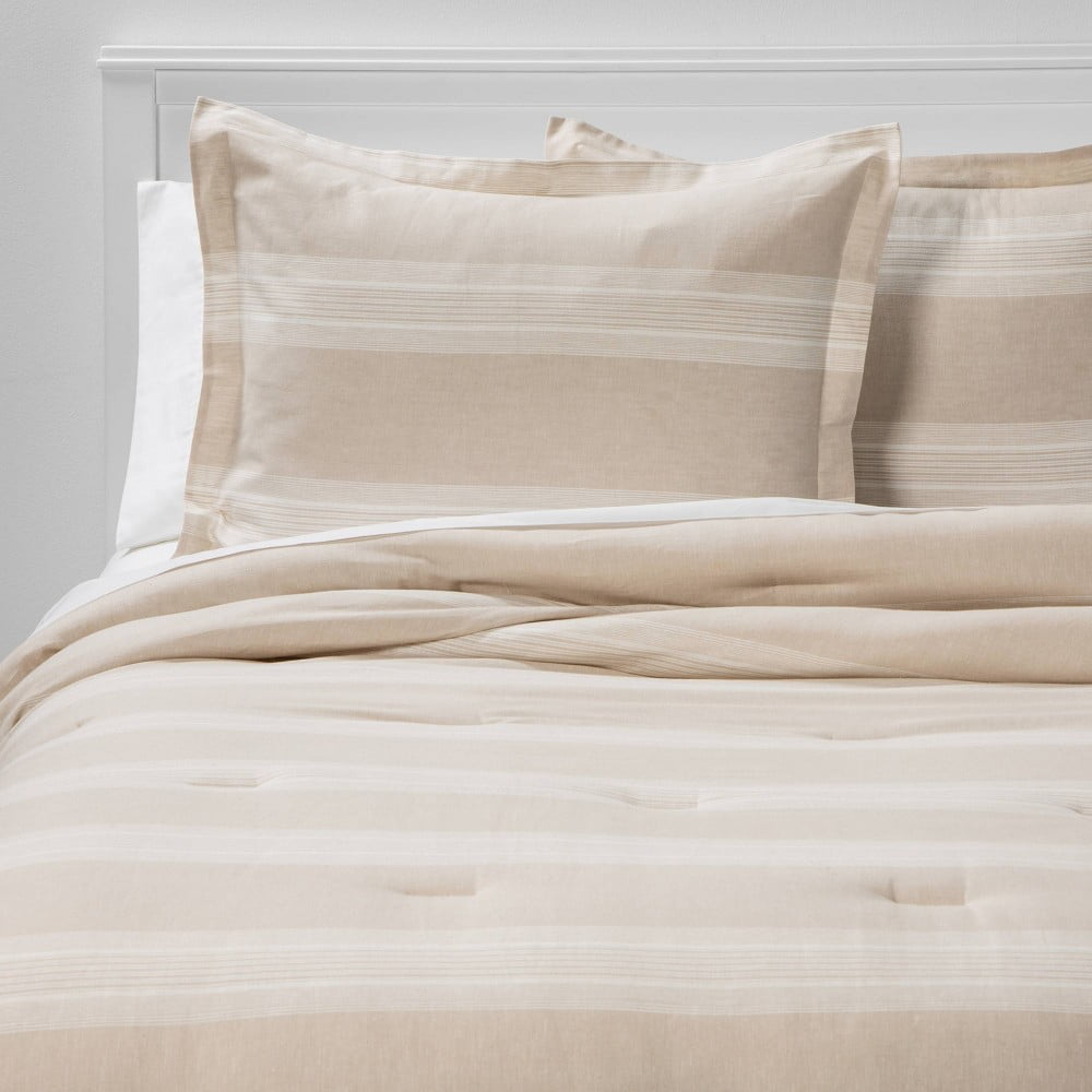 https://i5.walmartimages.com/seo/King-Chambray-Yarn-Dye-Stripe-Comforter-Sham-Set-Beige-Threshold_ff3761ee-4e00-432f-8e53-52cbe8dbc879.5282039068a1e0fa71a7a95908ab5c78.jpeg