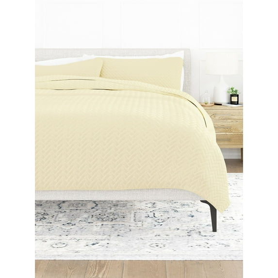 Lightweight Wrinkle Resistant Quilt Sets in Yellow Herringbone for King Size Bedding by Comfort Canopy